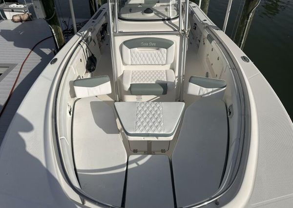 Robalo 30 Center Console image