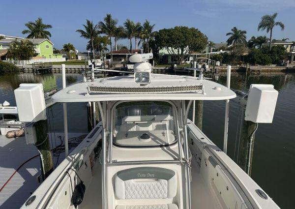 Robalo 30 Center Console image