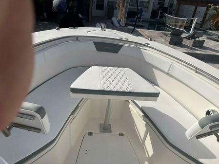 Robalo 30 Center Console image