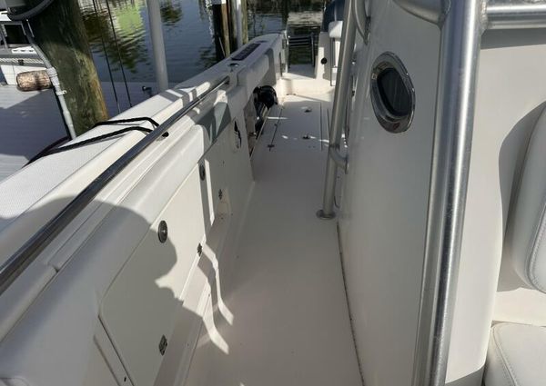 Robalo 30 Center Console image