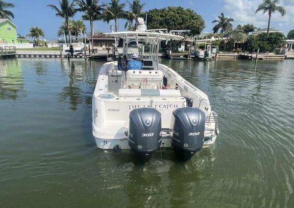 Robalo 30 Center Console image