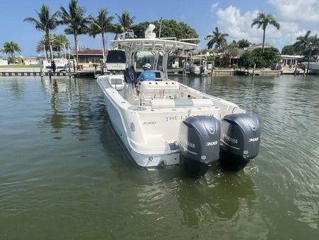 Robalo 30 Center Console image