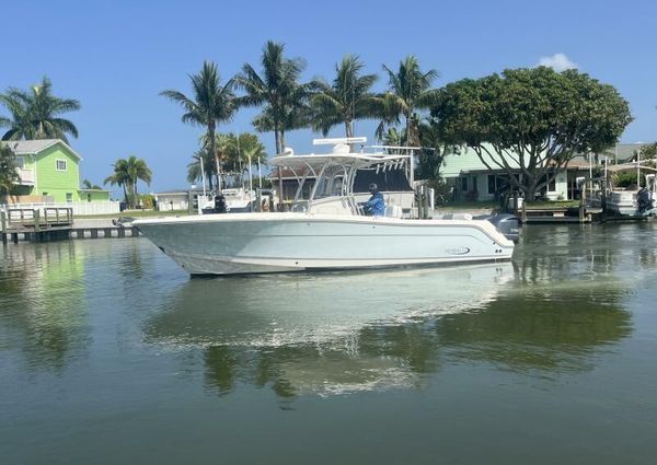 Robalo 30 Center Console image