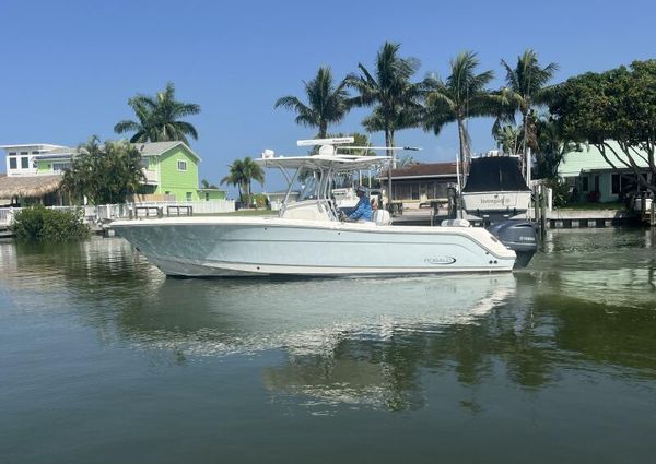 Robalo 30 Center Console image