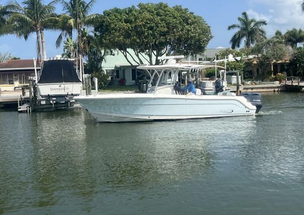 Robalo 30 Center Console image