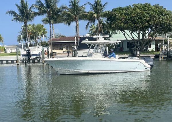 Robalo 30 Center Console image