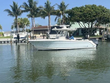 Robalo 30 Center Console image