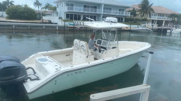 Cobia 277 Center Console 