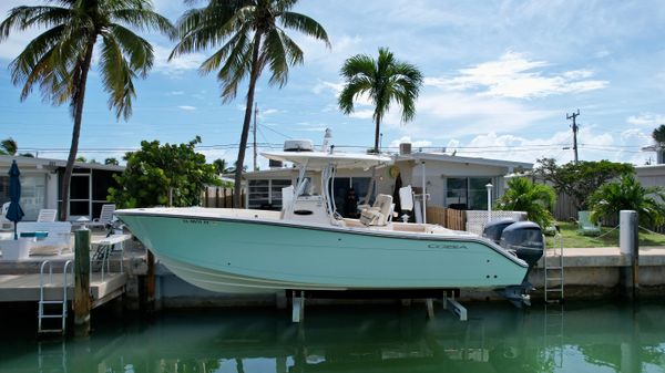 Cobia 277 Center Console 