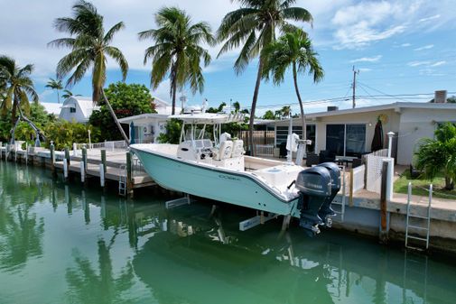 Cobia 277-CENTER-CONSOLE image