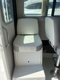 Parker 2520 XLD Sport Cabin image