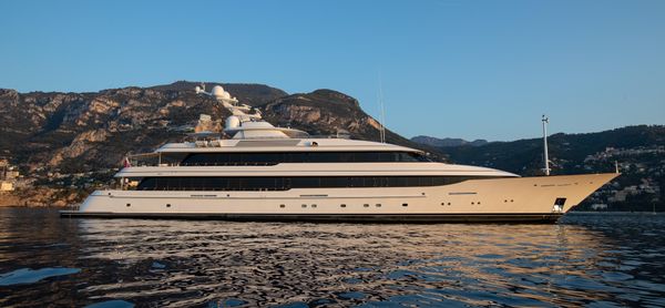 Feadship De Vries image