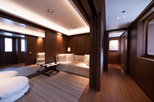 Feadship De Vries image