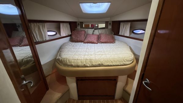 Sea Ray 38 Sundancer image