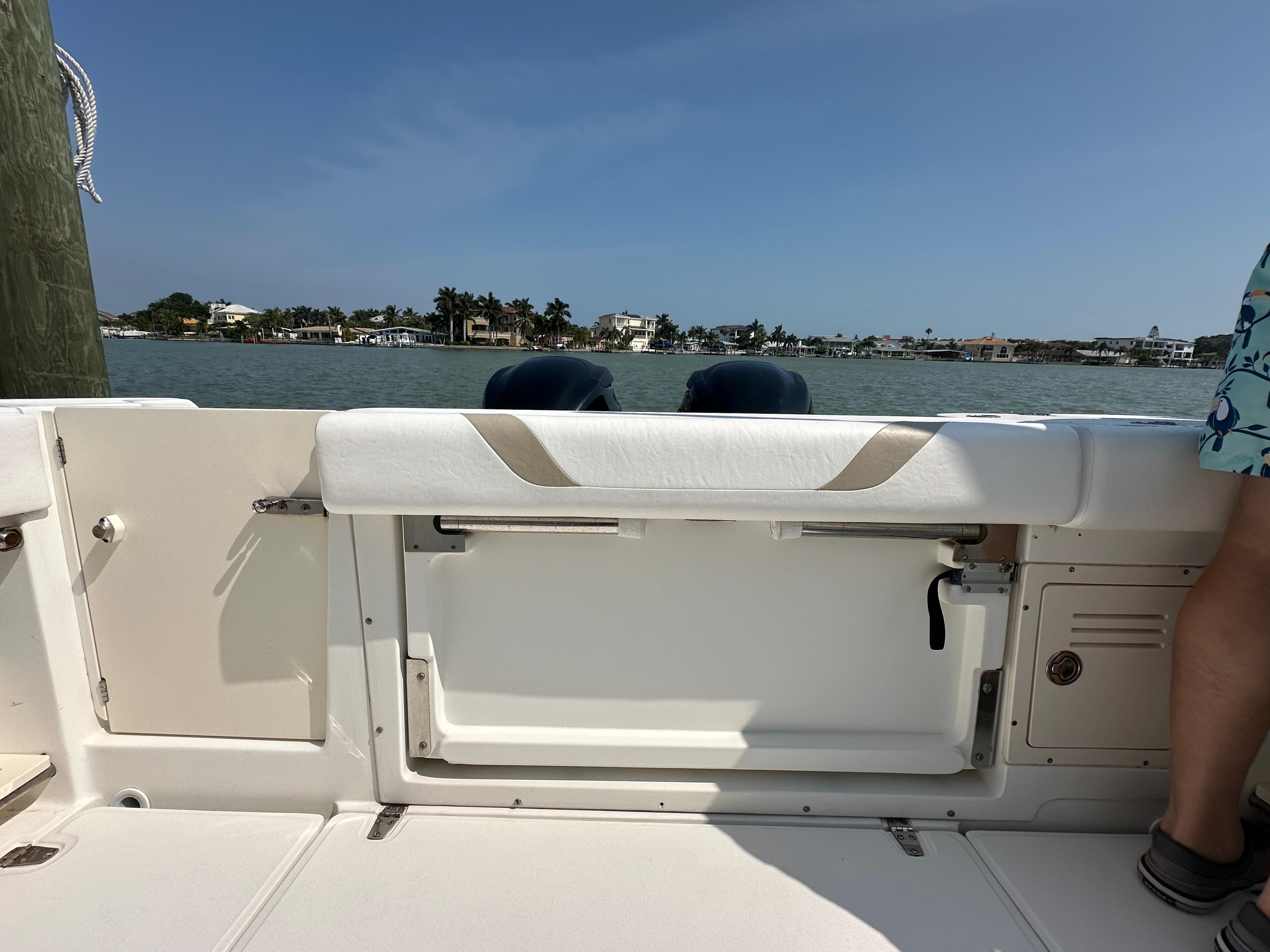 2008 Boston Whaler 255 conquest