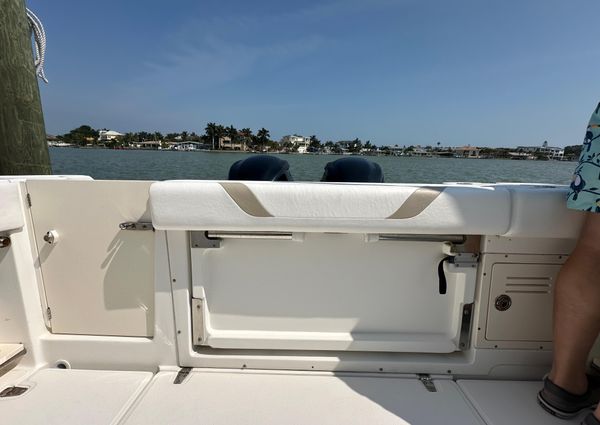 Boston-whaler 255-CONQUEST image