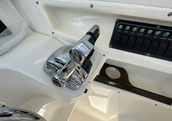 Boston-whaler 255-CONQUEST image