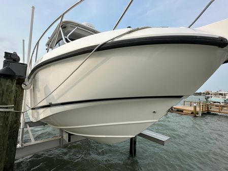 Boston-whaler 255-CONQUEST image