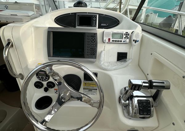 Boston-whaler 255-CONQUEST image