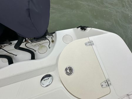 Boston-whaler 255-CONQUEST image