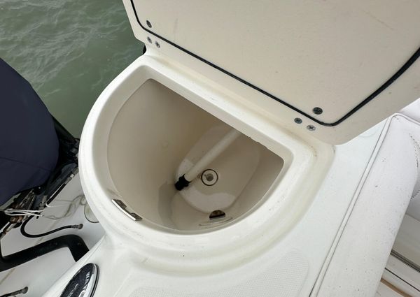 Boston-whaler 255-CONQUEST image