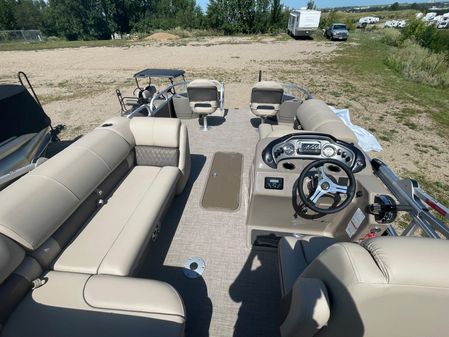 Sun Tracker Fishin' Barge 22 XP3 image