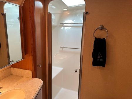 Tiara Yachts 4400 Sovran image