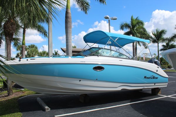 NauticStar 243DC Sport Deck - main image