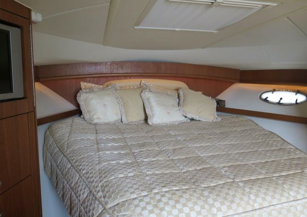 Tiara Yachts 32 Express image