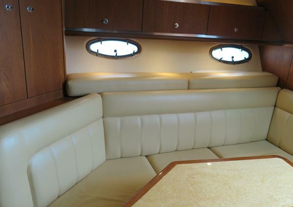 Tiara Yachts 32 Express image