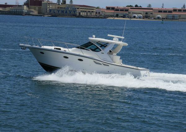 Tiara Yachts 32 Express image