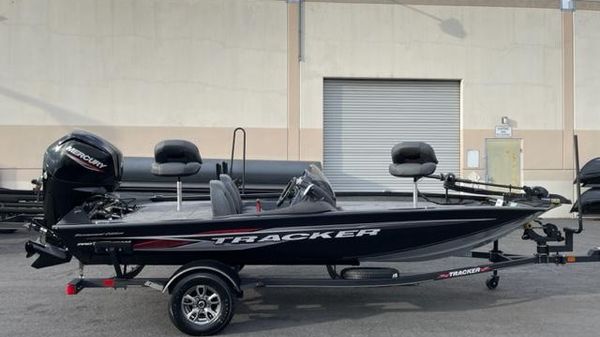 Tracker Pro Team 175 TXW