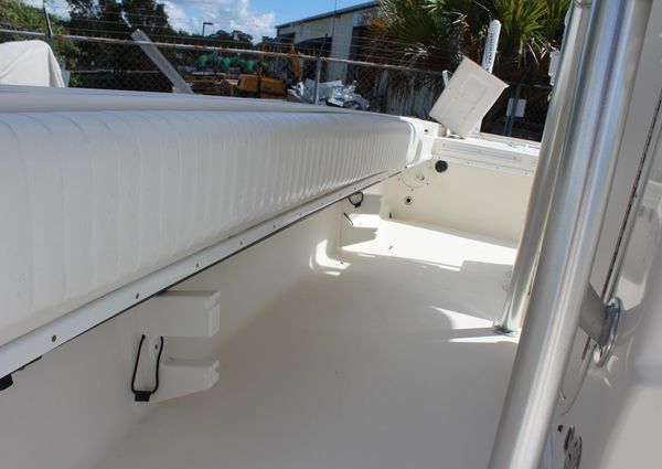 Young-boats 24-CENTER-CONSOLE image
