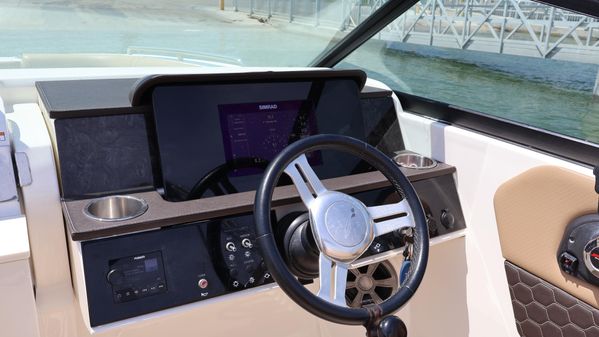 Sea Ray SDX 250 Outboard image