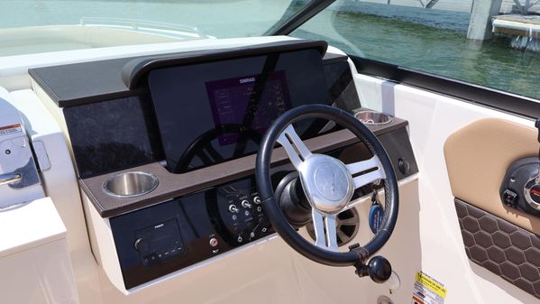 Sea Ray SDX 250 Outboard image