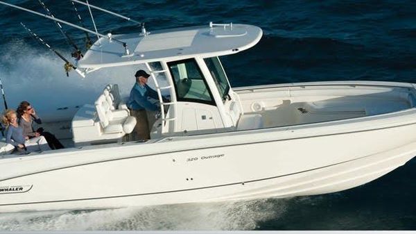 Boston Whaler 320 Outrage 