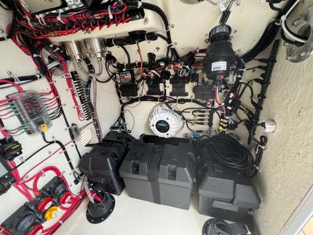 Tideline 235 Hybrid image