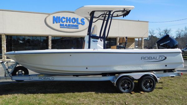 Robalo 226 Cayman 