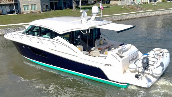 Tiara Yachts 53 Coupe 