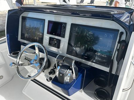 Nor-Tech 390 Sport Center Console image