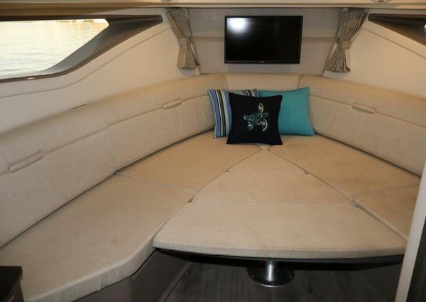 Sea Ray 320 Sundancer image