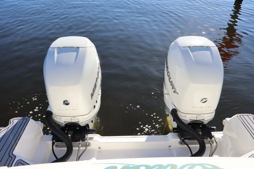 Sea Ray 320 Sundancer image