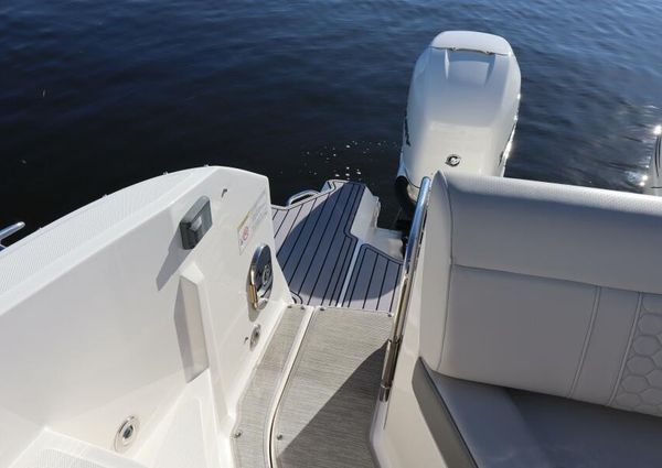 Sea Ray 320 Sundancer image