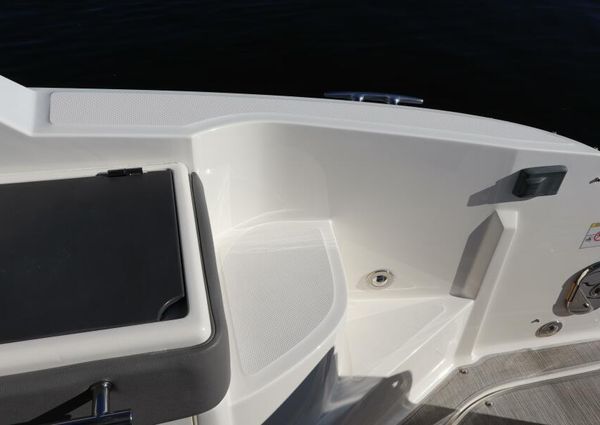 Sea Ray 320 Sundancer image