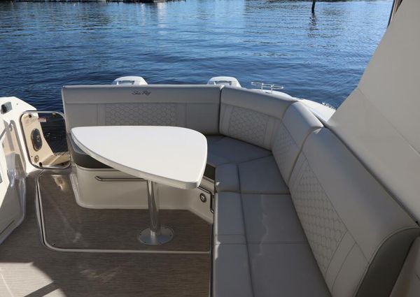 Sea Ray 320 Sundancer image