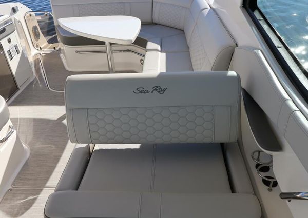 Sea Ray 320 Sundancer image