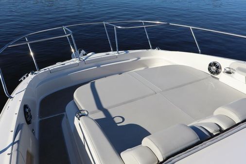 Sea Ray 320 Sundancer image