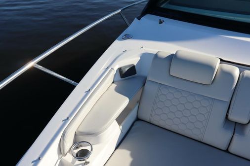 Sea Ray 320 Sundancer image