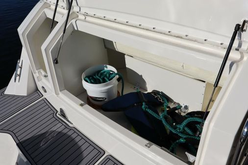 Sea Ray 320 Sundancer image