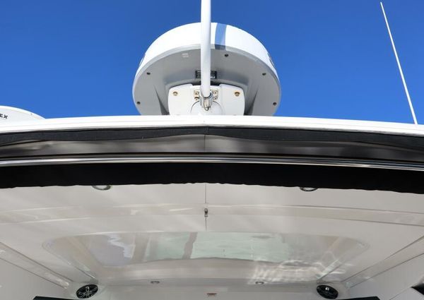 Sea Ray 320 Sundancer image